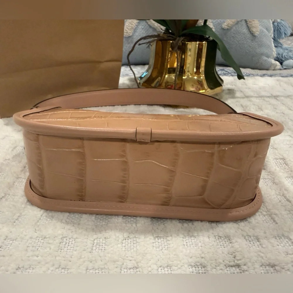 Coach Croc-Embossed Leather Swinger 20, BRAND NEW! - Picture 7 of 12